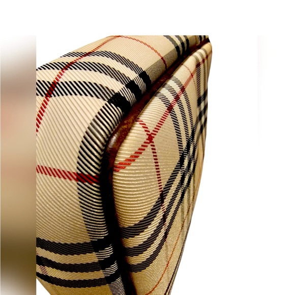 BURBERRY NOVA CHECK and BROWN LEATHER CROSSBODY. - Picture 8 of 15